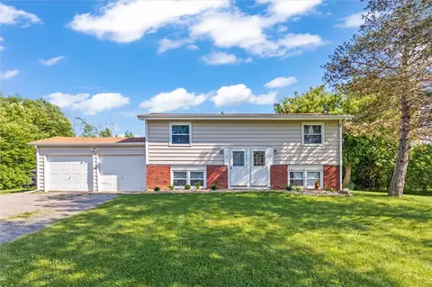 5287 Emerson Rd, Canandaigua, NY 14424
