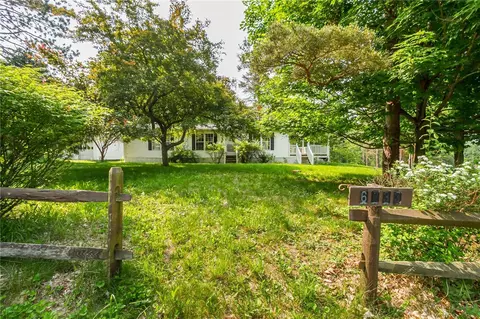 223 N Vine Valley Rd, Middlesex, NY 14507