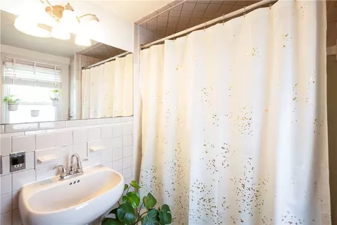 Bath - 51 Whitby Rd, Irondequoit, NY 14609 photo 2 of 2