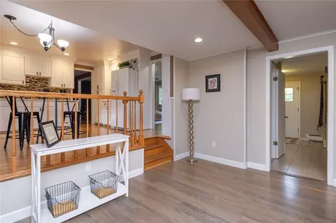 Entry Way - 151 Chapel Hill Dr, Irondequoit, NY 14617 photo 2 of 3