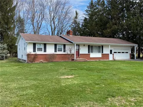 1568 Schlegel Rd, Webster, NY 14580