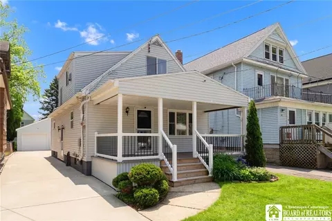 105 Riverview Pl, Buffalo, NY 14210