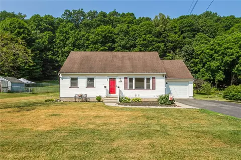 1907 Maple Ave, Palmyra, NY 14522