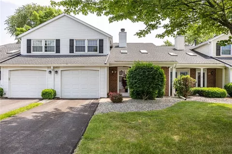 9 Old Stone Ln, Greece, NY 14615