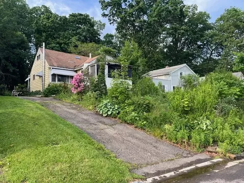 3013 Robins St, Union, NY 13760