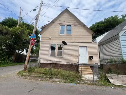 4 Byers Ct, Rochester, NY 14608