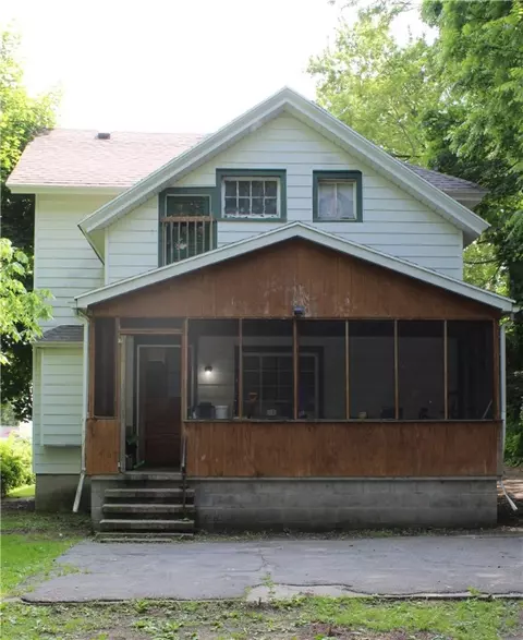 Exterior - 22 Queen St, Lyons, NY 14489 photo 2 of 2