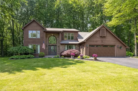 679 Galleon Dr, Webster, NY 14580