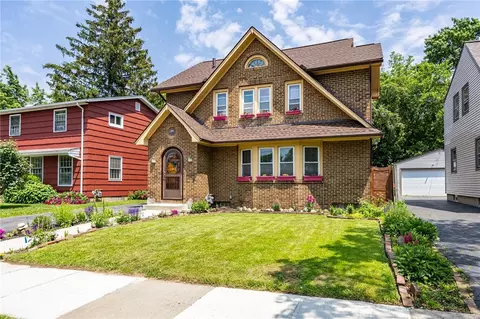 108 Iroquois St, Rochester, NY 14609