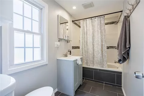 Bath - 262 Barry Rd, Irondequoit, NY 14617 photo 2 of 2