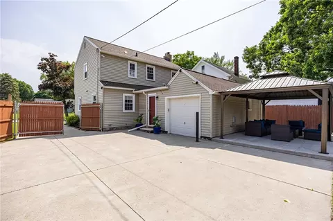 Exterior - 262 Barry Rd, Irondequoit, NY 14617 photo 5 of 7
