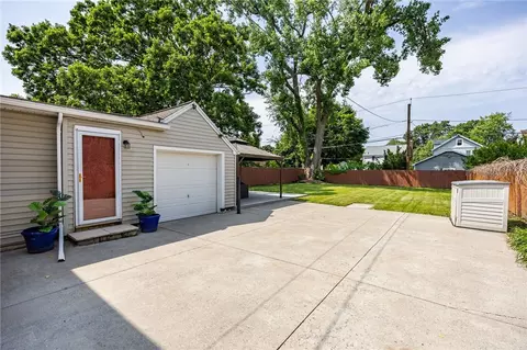 Exterior - 262 Barry Rd, Irondequoit, NY 14617 photo 6 of 7