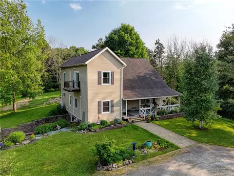 1544 Paddy Ln, Macedon, NY 14502