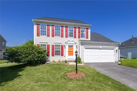 1844 Saddle Horn Dr, Canandaigua, NY 14424