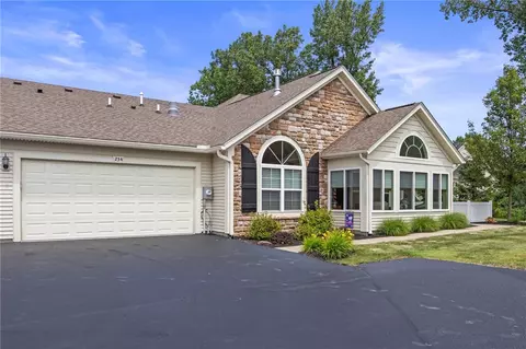 Exterior - 234 Maryview Dr, Webster, NY 14580 photo 2 of 4