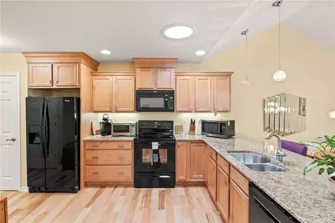 Kitchen - 234 Maryview Dr, Webster, NY 14580 photo 2 of 5