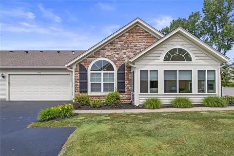 234 Maryview Dr, Webster, NY 14580