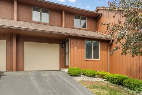 9 Vista View Dr, Perinton, NY 14450