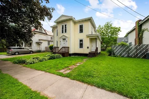37 Nelson St, Auburn, NY 13021