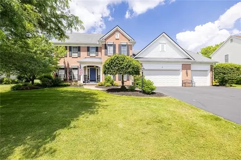 7 Delancey Ct, Pittsford, NY 14534