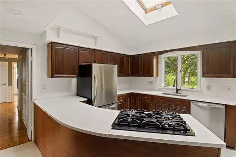 38 Moroa Dr, Irondequoit, NY 14622 photo 8