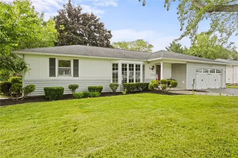 38 Moroa Dr, Irondequoit, NY 14622 photo 2