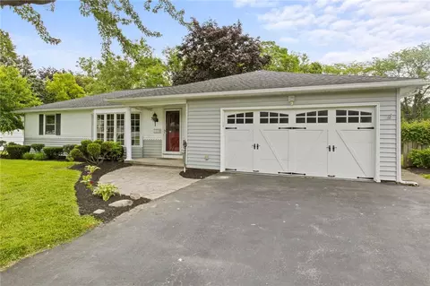 38 Moroa Dr, Irondequoit, NY 14622