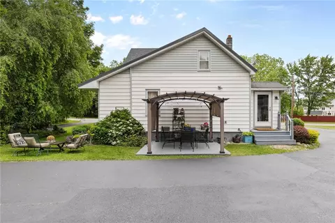 639 Plank Rd, Webster, NY 14580 photo 3