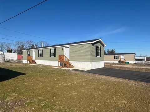 27 Ewald Dr, Rochester, NY 14625
