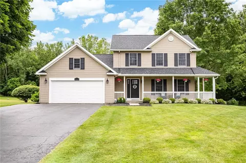 3718 Deer Meadow Run, Macedon, NY 14502