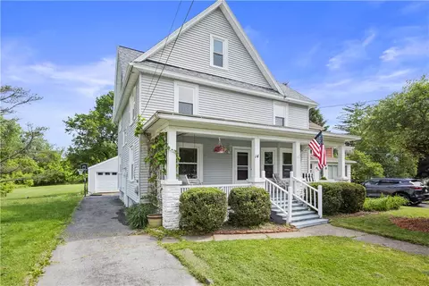 14 Shirley St, Shortsville, NY 14548