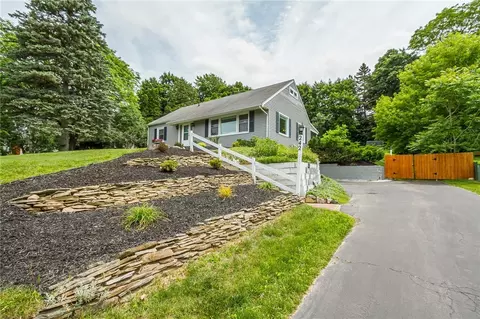 242 Kreag Rd, Perinton, NY 14450