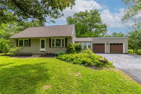 216 Middle Rd, Henrietta, NY 14467
