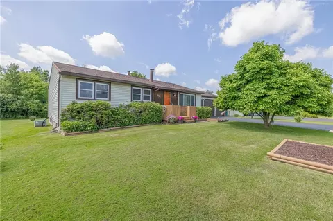 244 Wildflower Dr, Rochester, NY 14623