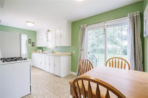 Kitchen - 309 Brandon Rd, Irondequoit, NY 14622 photo 4 of 5
