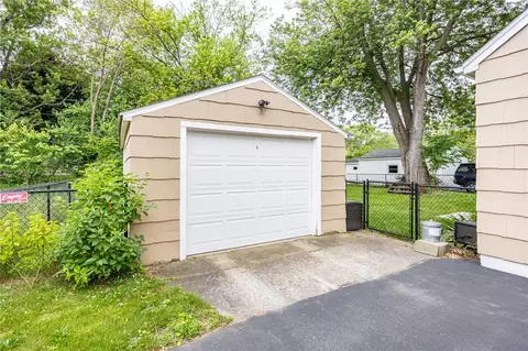 Exterior - 309 Brandon Rd, Irondequoit, NY 14622 photo 5 of 9