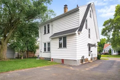 Exterior - 199 Brett Rd, Irondequoit, NY 14609 photo 5 of 9