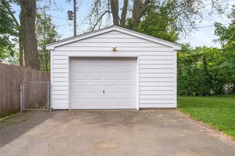 Exterior - 199 Brett Rd, Irondequoit, NY 14609 photo 9 of 9