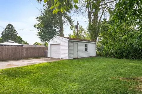 Exterior - 199 Brett Rd, Irondequoit, NY 14609 photo 7 of 9