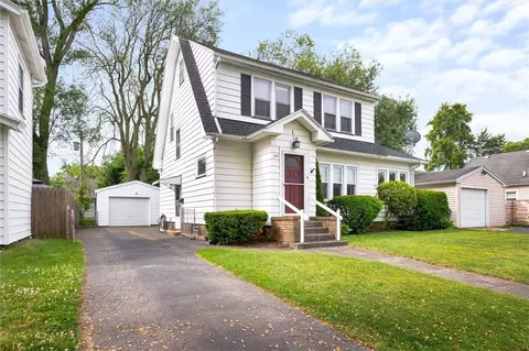 Exterior - 199 Brett Rd, Irondequoit, NY 14609 photo 3 of 9