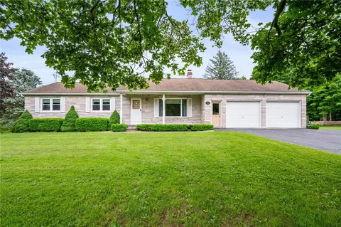 1852 Falkey Rd, Phelps, NY 14532