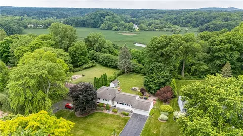 259 Parkview Dr, Rochester, NY 14625
