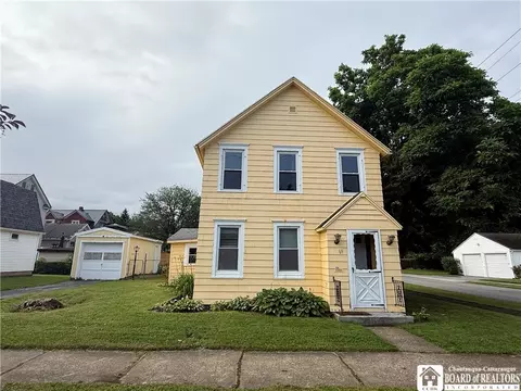 69 W 5th St, Dunkirk, NY 14048