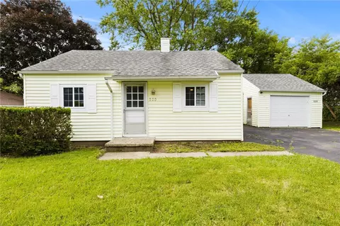 213 Auburn Ave, Gates, NY 14606
