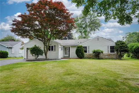 107 Fieldston Ter, Brighton, NY 14610