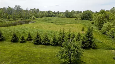 467 County Line Rd, Webster, NY 14519 photo 3