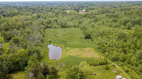 467 County Line Rd, Webster, NY 14519