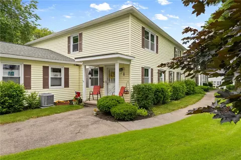 47 Swan Trl, Perinton, NY 14450