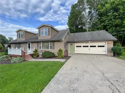 210 Old Gifford Rd, Bainbridge, NY 13733