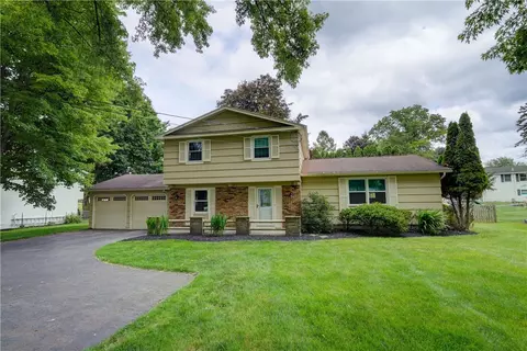 396 East St, Pittsford, NY 14534
